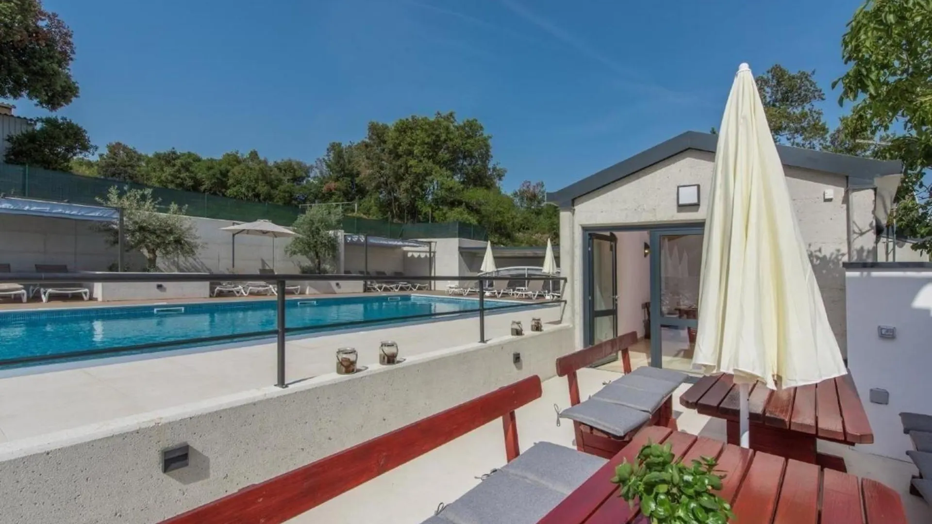 Ferienwohnung In Pjescana Uvala Mit Garten, Grill Pula