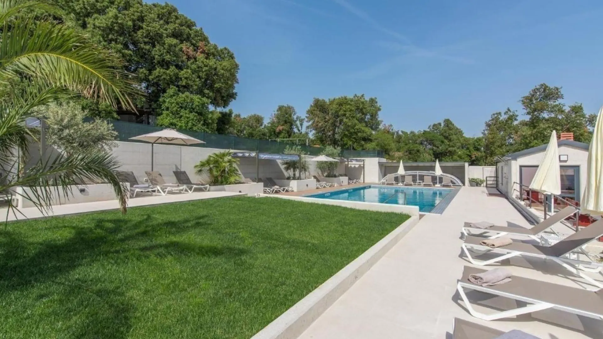 Ferienwohnung In Pjescana Uvala Mit Garten, Grill Pula Apartment