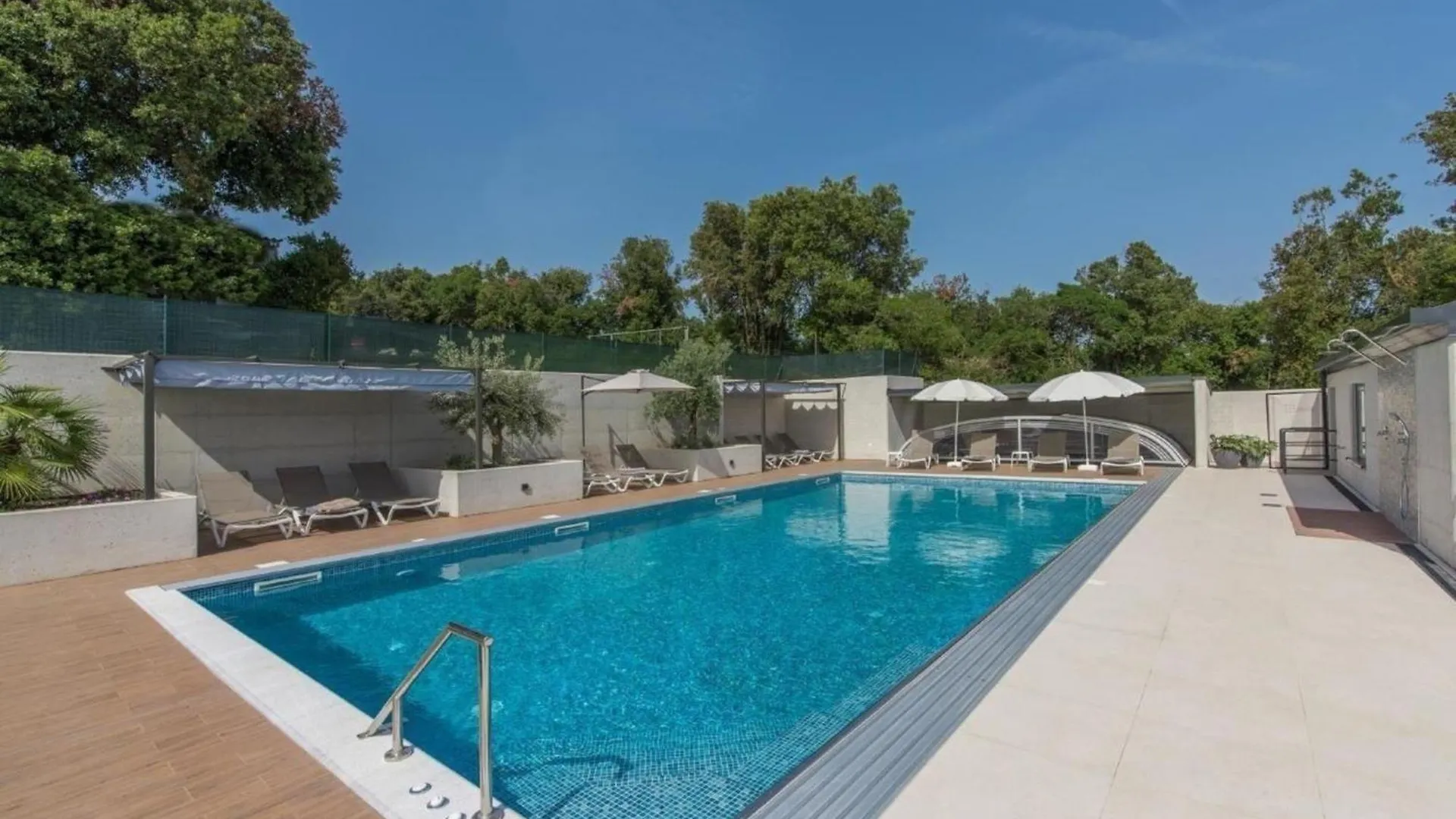 Ferienwohnung In Pjescana Uvala Mit Garten, Grill Pula