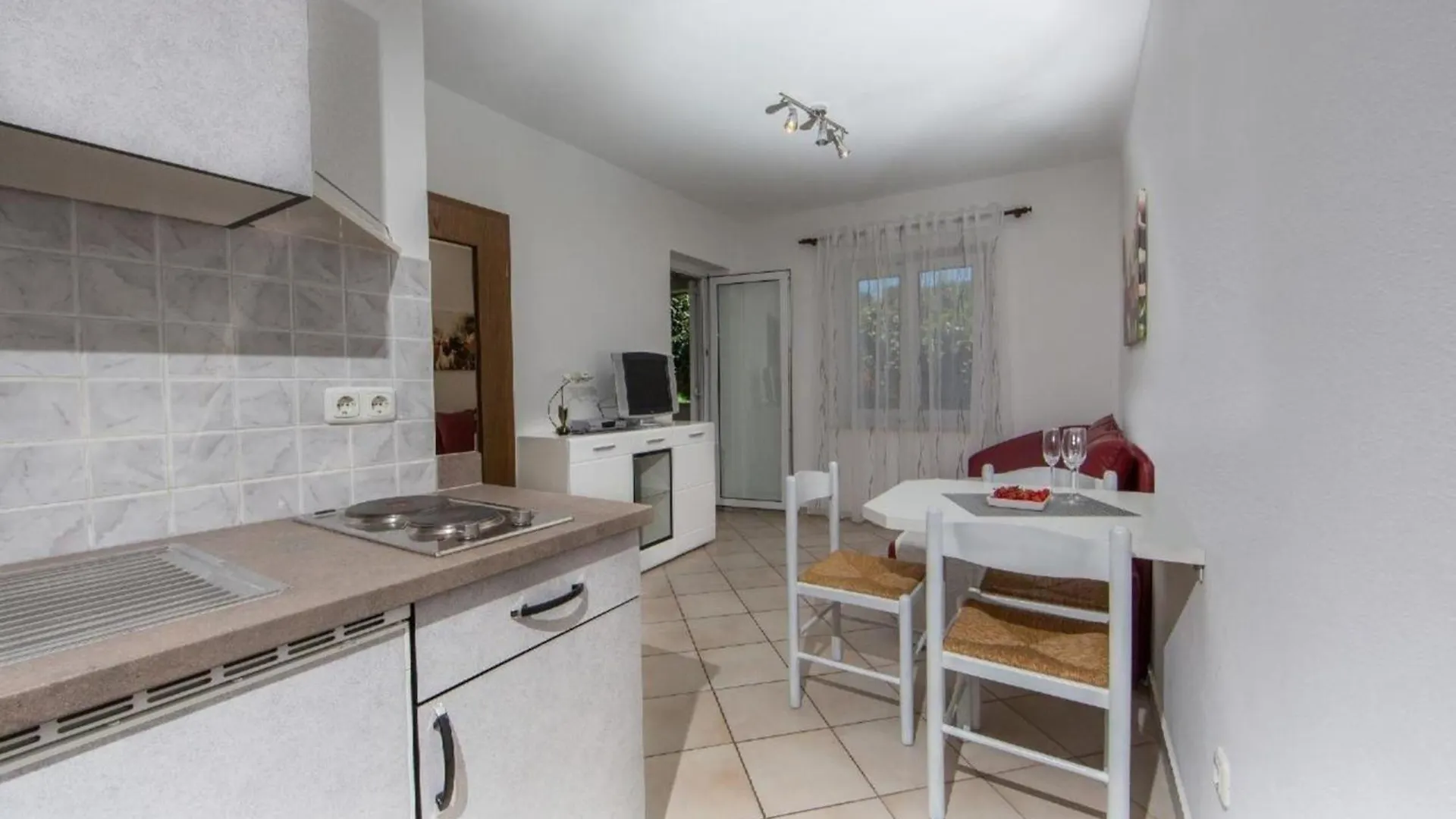 Ferienwohnung In Pjescana Uvala Mit Garten, Grill Pula Apartment