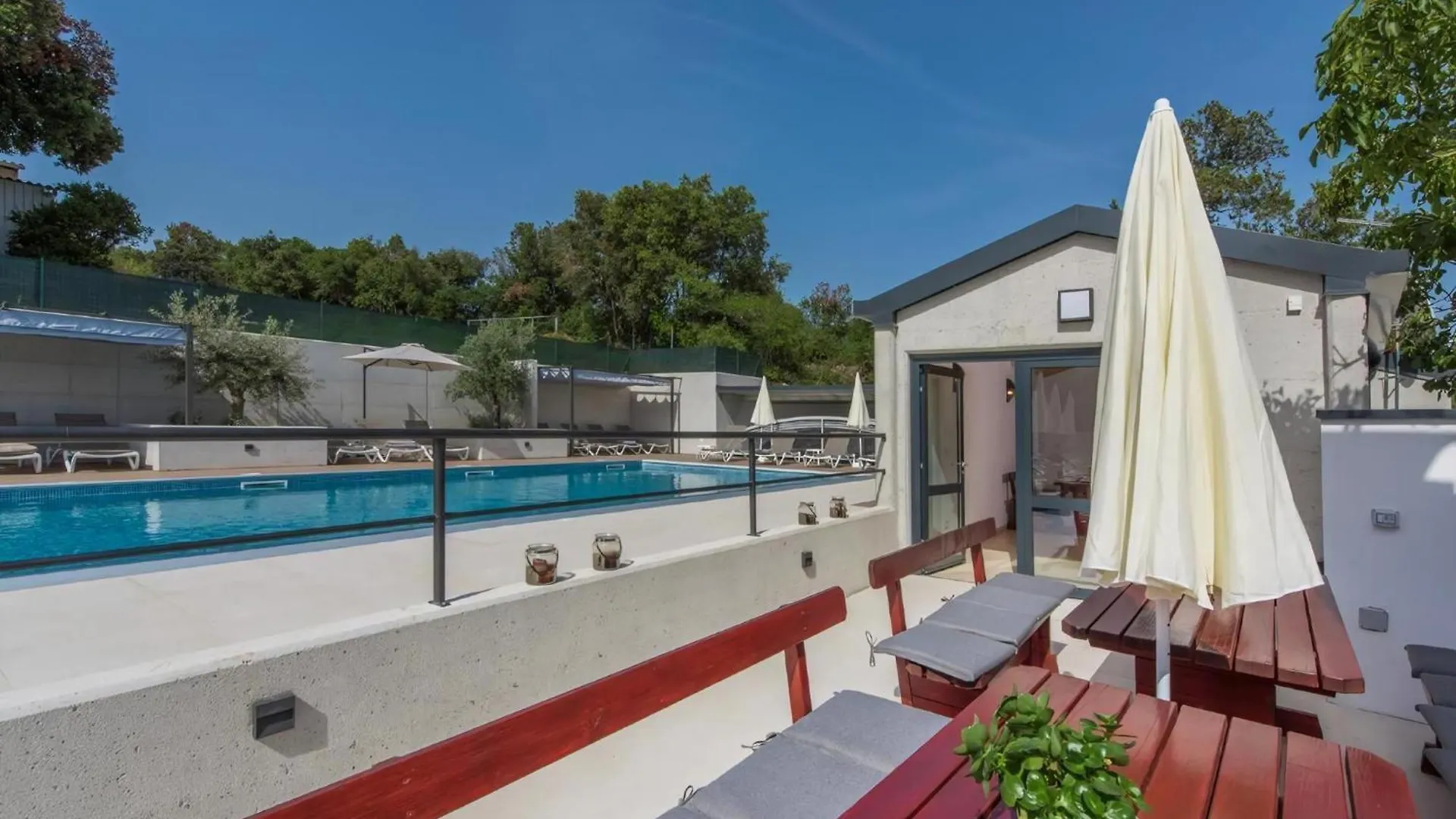 Ferienwohnung In Pjescana Uvala Mit Garten, Grill Pula
