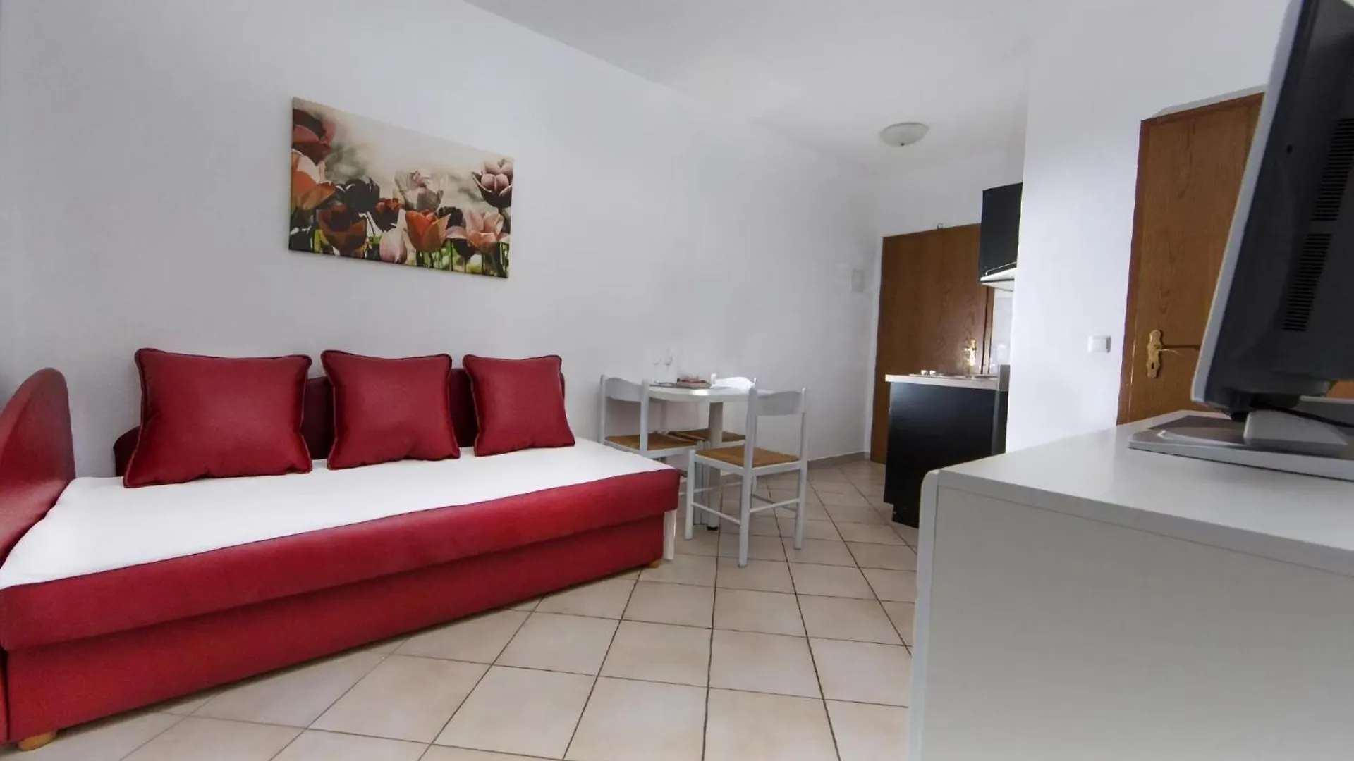 Ferienwohnung In Pjescana Uvala Mit Garten, Grill Pula